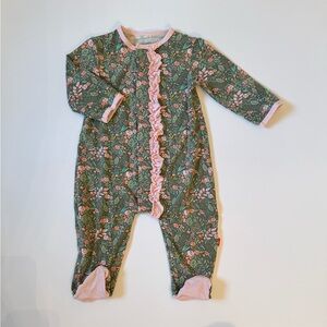 Magnetic Me Floral Ruffle Footie Romper 6-9M EUC
